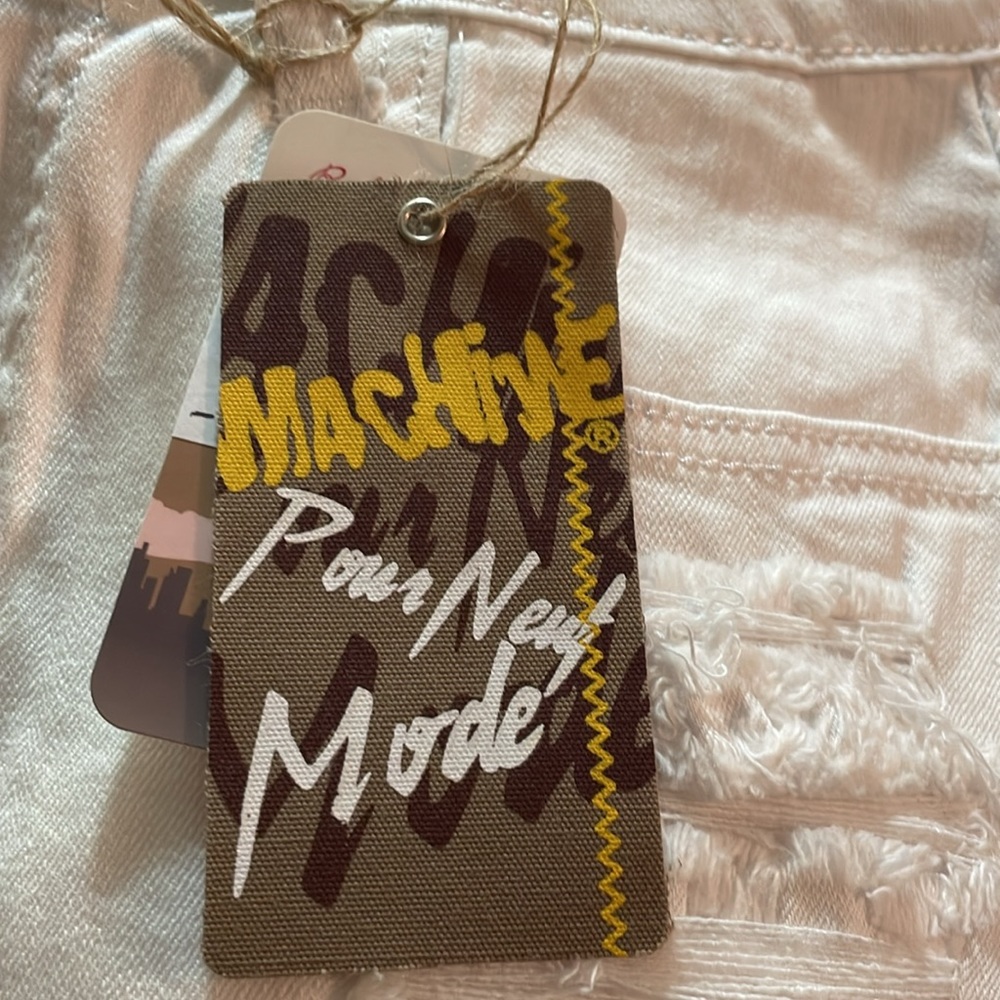 MACHNE Distressed White Denim Shorts. NWT! - Picture 5 of 8